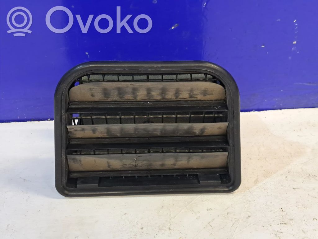 Volvo S60 Kratka wentylacyjna pod zderzakiem tylnym 