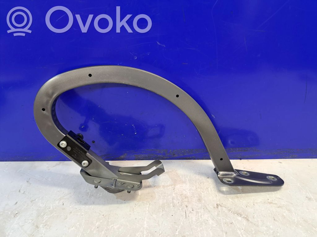 Jaguar XE Tailgate/trunk/boot hinge 