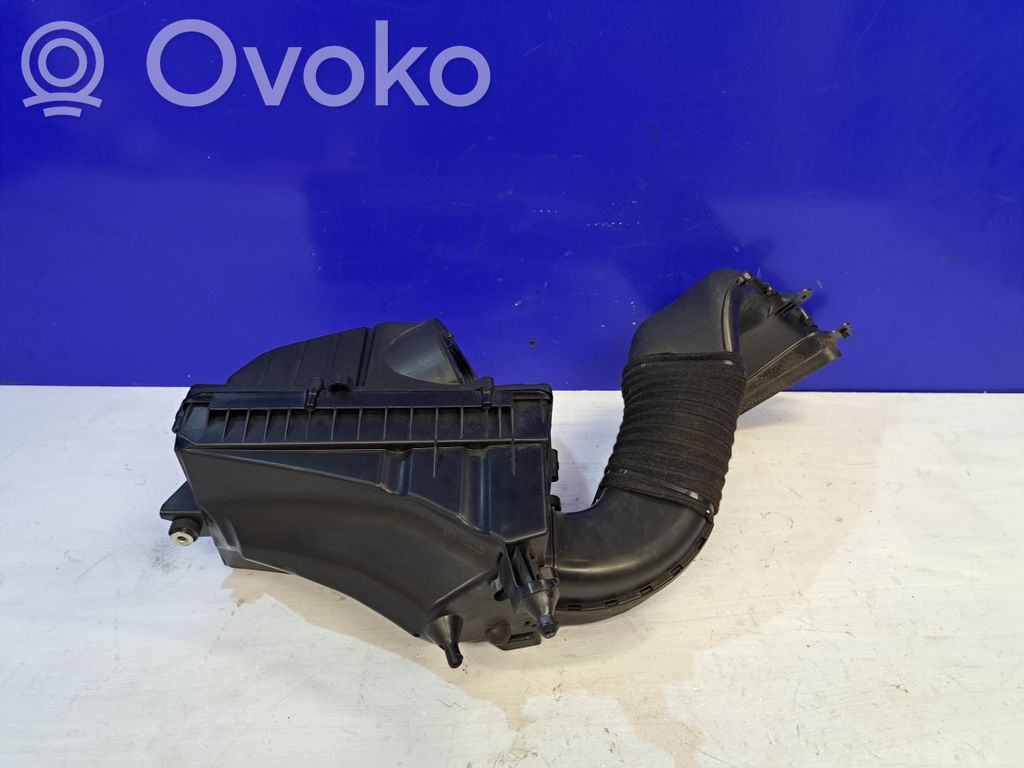 Obudowa filtra powietrza   VP8X2U9A673DC,AW939A673AB