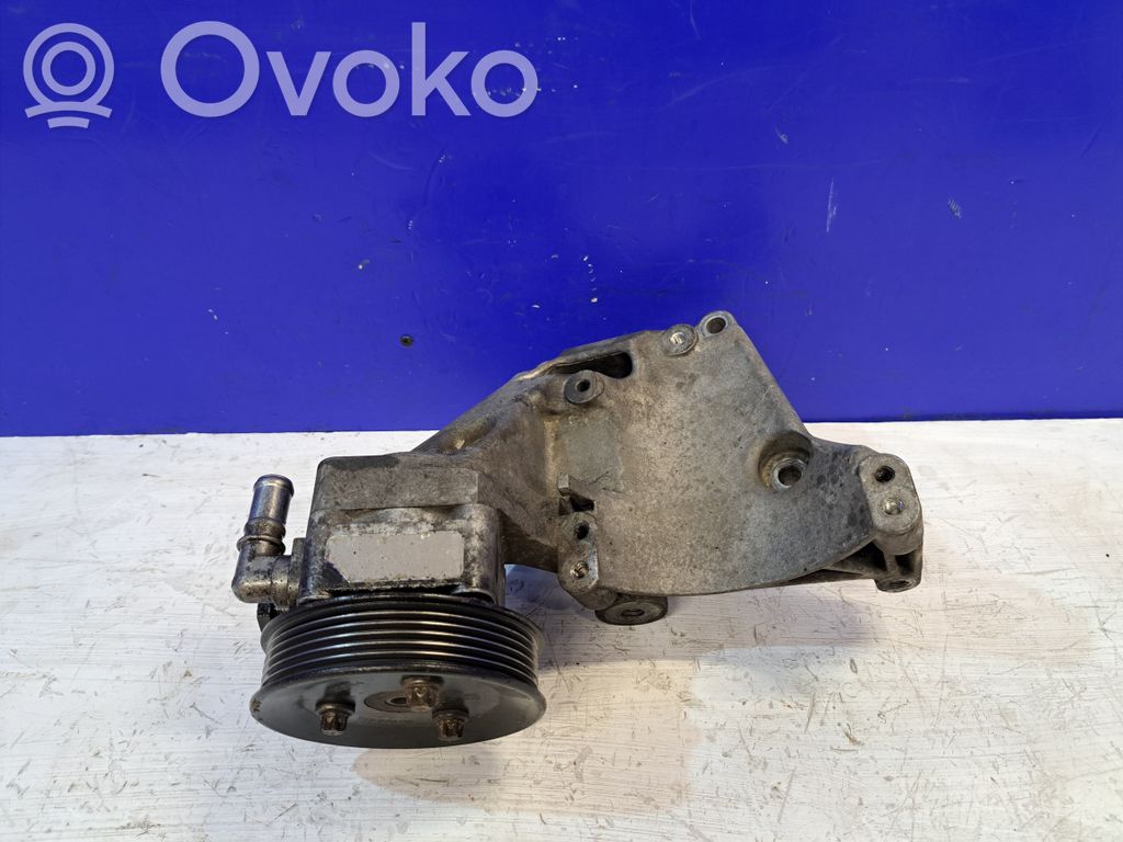 Saab 95 - 96 Ohjaustehostimen pumppu 