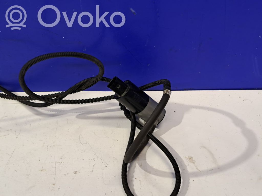 Volvo S60 Windscreen/windshield washer pump 
