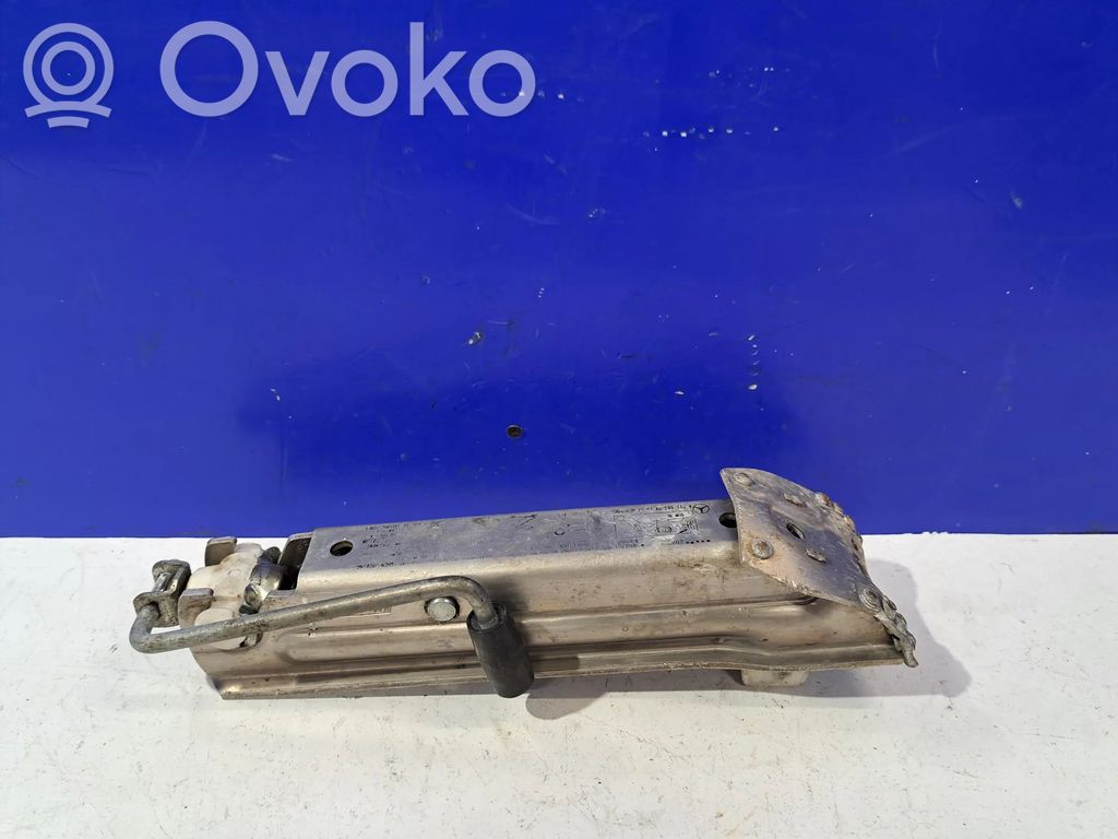 Tunkki   A2115830415