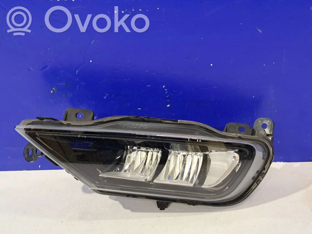 Volvo S90, V90 Etusumuvalo 