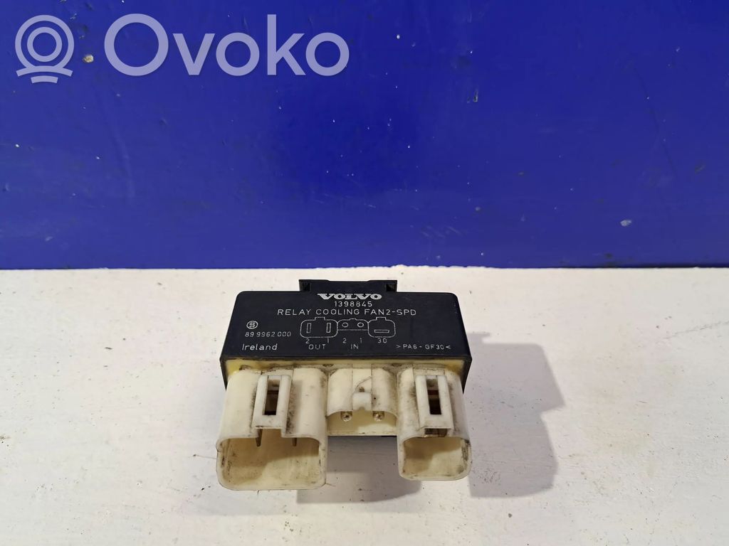 Volvo 850 Coolant fan relay 