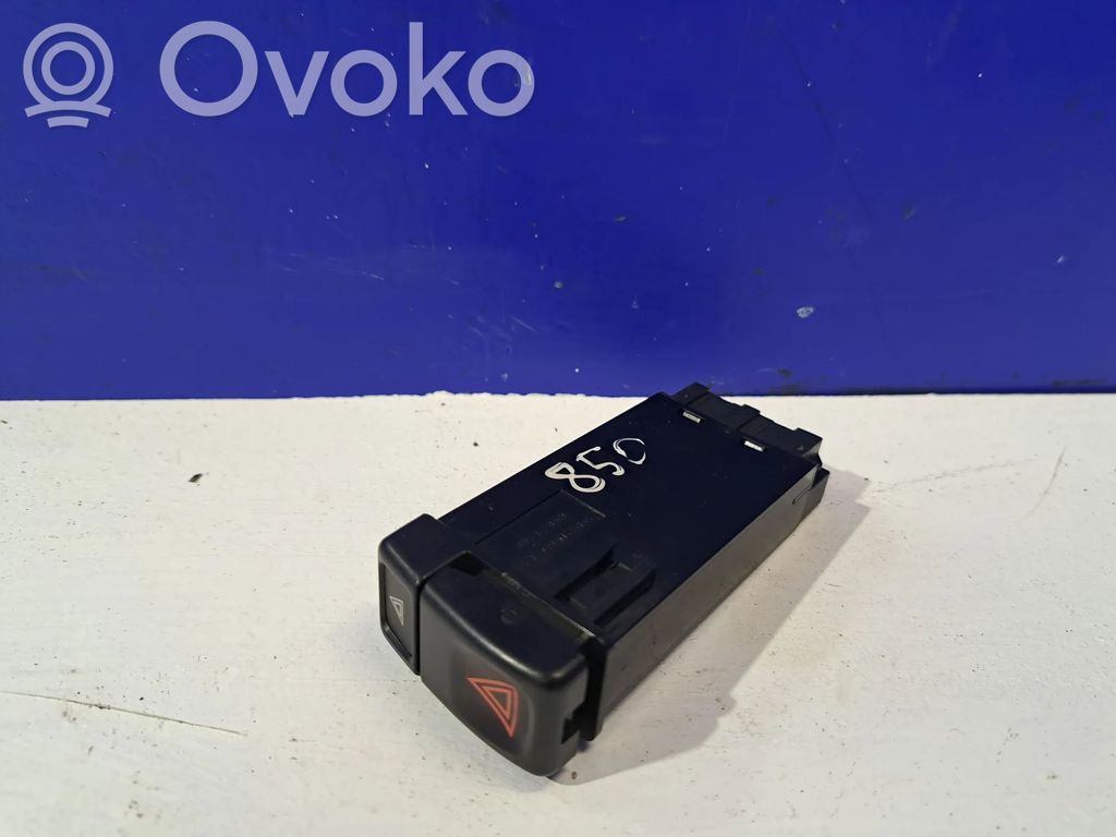 Hazard light switch   9125204