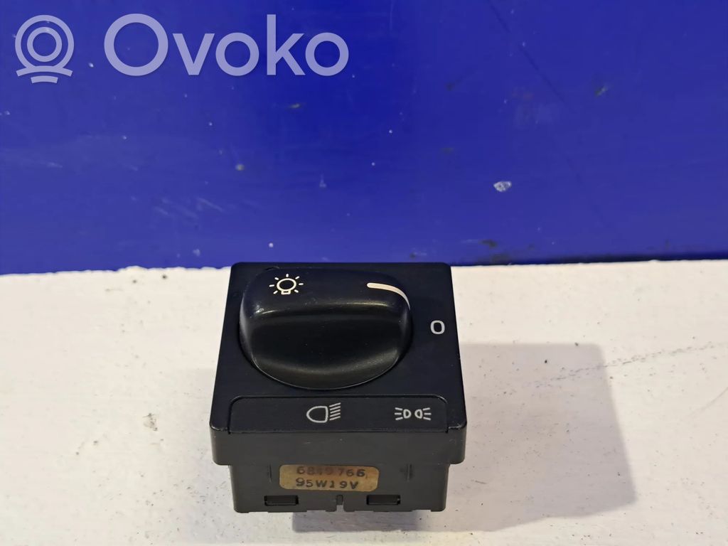 Light switch   6849766