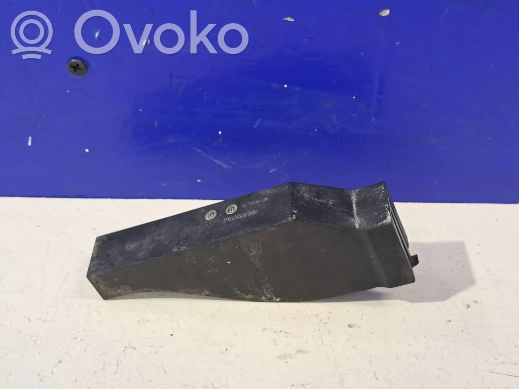 Radiator support slam panel bracket   32208570