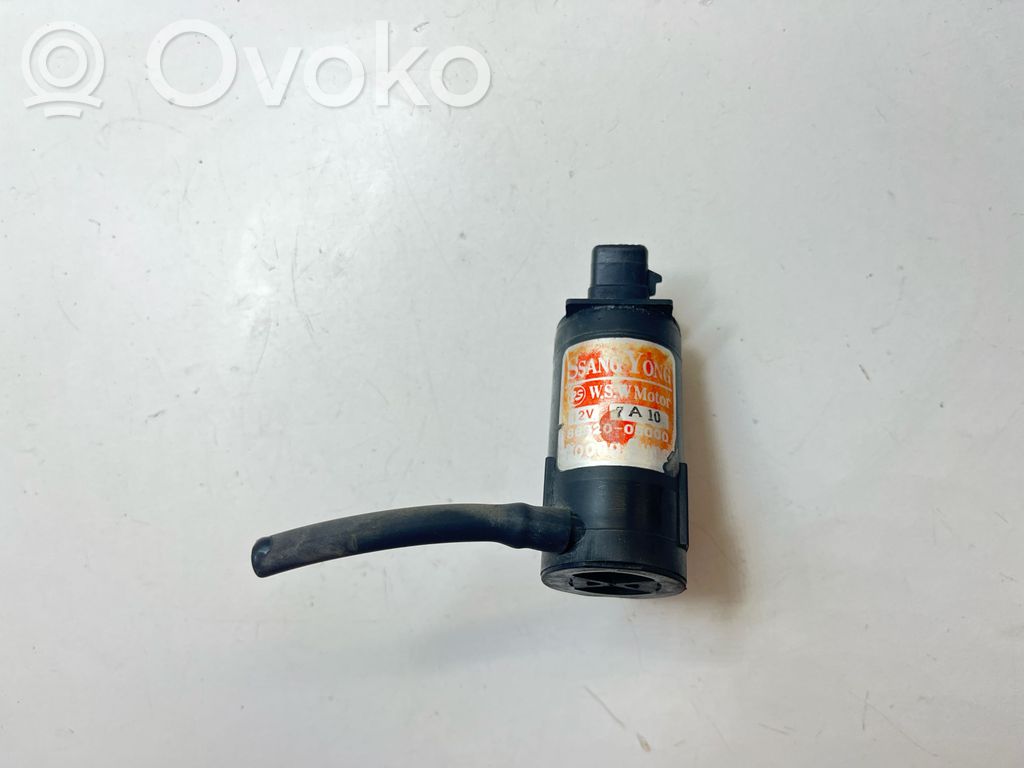 SsangYong Rexton I Windscreen/windshield washer pump 