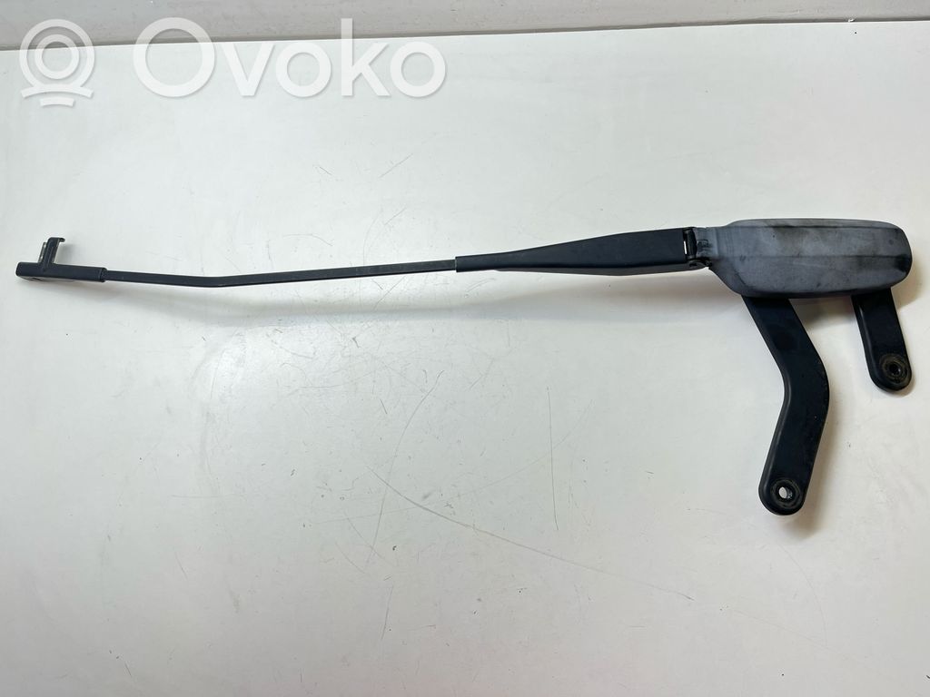 Front wiper blade arm   4728