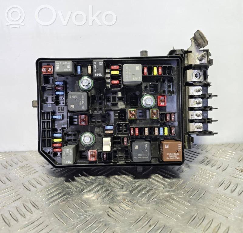 Opel Astra K Fuse box set 