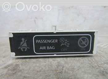 Opel Vivaro Airbag set 