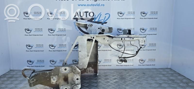 Opel Vivaro Traversa del paraurti anteriore 