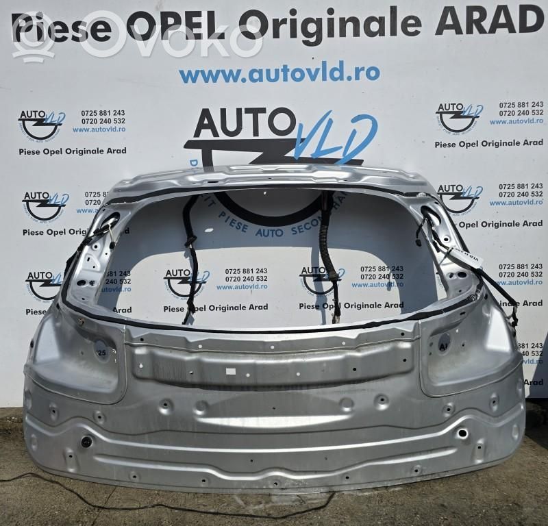 Opel Insignia A Задняя крышка (багажника) 