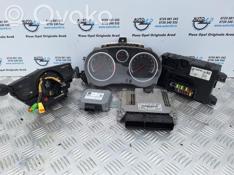 Opel Corsa D Kit cu ECU motor și set închidere uși 