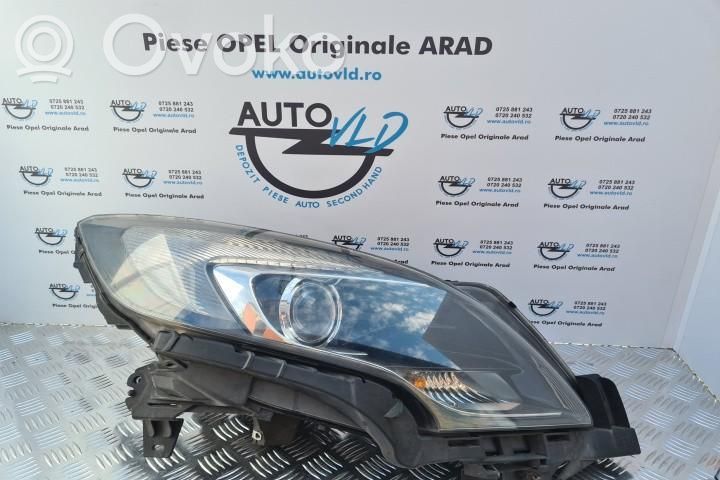 Opel Zafira C Lampa przednia 