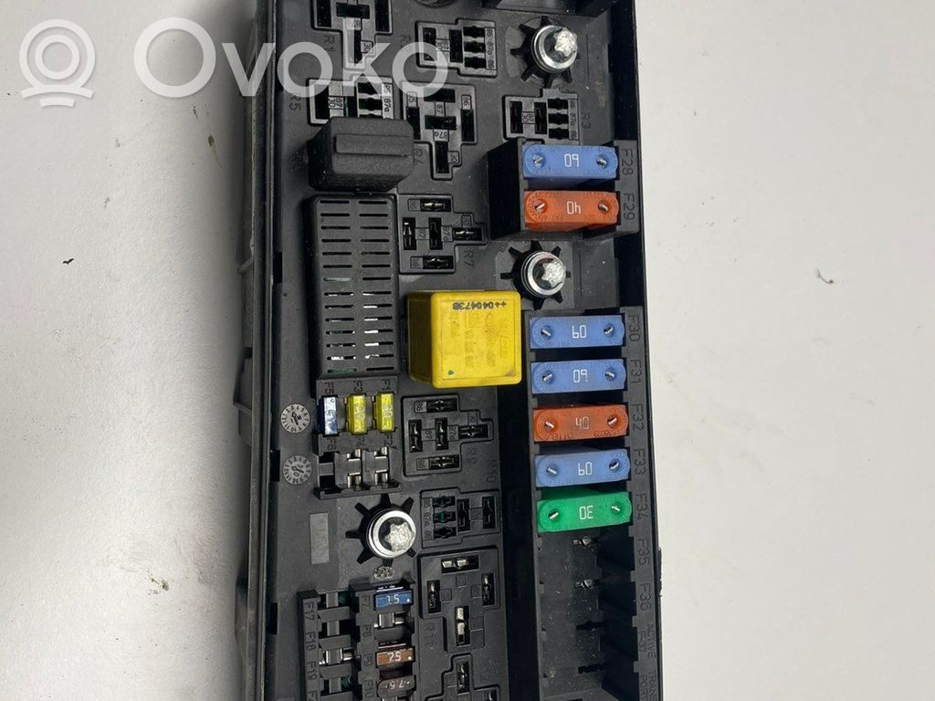 Opel Signum Fuse module 