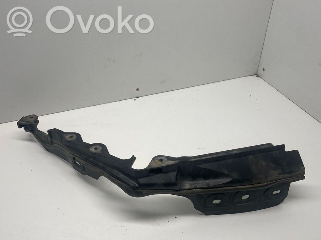 BMW 1 F20 F21 Kita variklio skyriaus detalė 