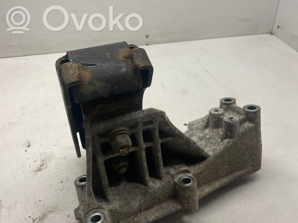 Iveco Daily 3rd gen Engine mount bracket 