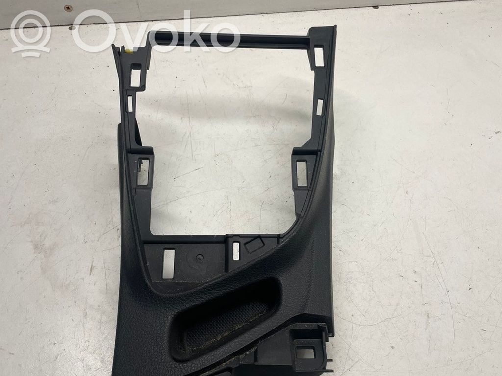 Toyota Auris E180 Ātrumu pārslēgšanas sviras dekoratīvā apdare (plastmasas) 