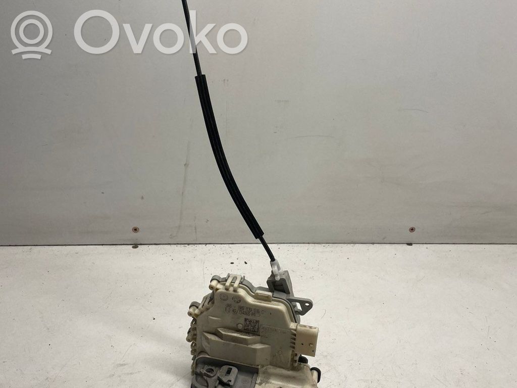 Audi A4 S4 B8 8K Takaoven lukko 