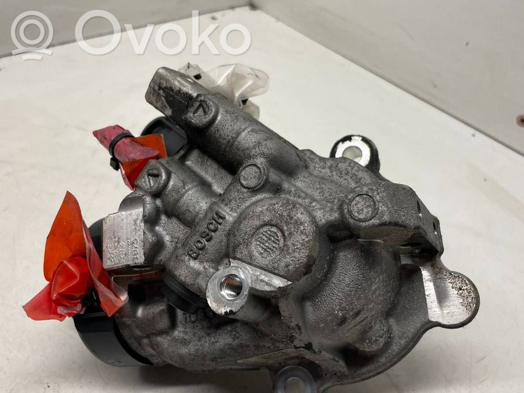 BMW 3 F30 F35 F31 Pompa wtryskowa wysokiego ciśnienia 