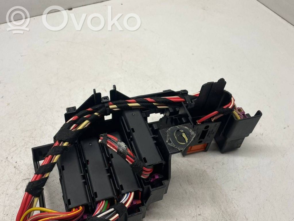 Audi A5 8T 8F Fuse module 