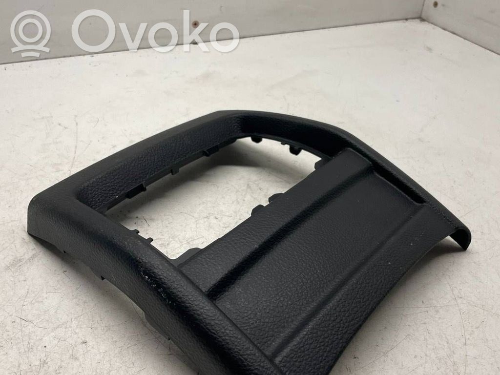BMW 3 F30 F35 F31 Oro grotelės gale 