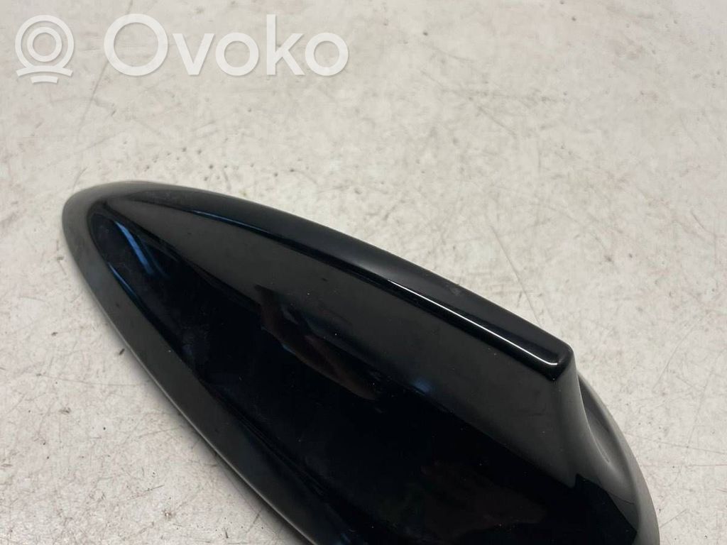 BMW 3 F30 F35 F31 Kattoantennin (GPS) suoja 