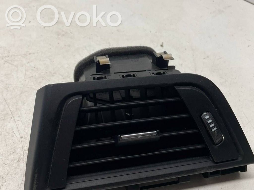 BMW 3 F30 F35 F31 Šoninės oro grotelės 
