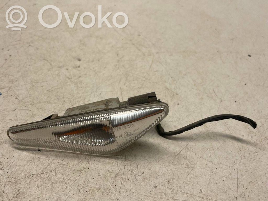 BMW X5 E70 Front fender indicator light 