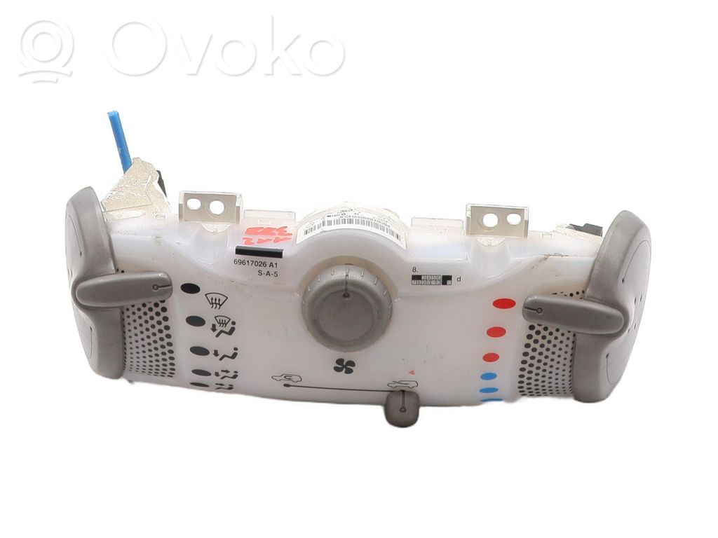 Peugeot 107 Climate control unit 
