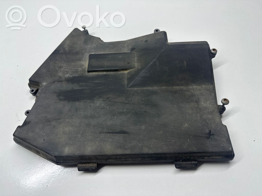 BMW 7 E65 E66 Muu moottoritilan osa 
