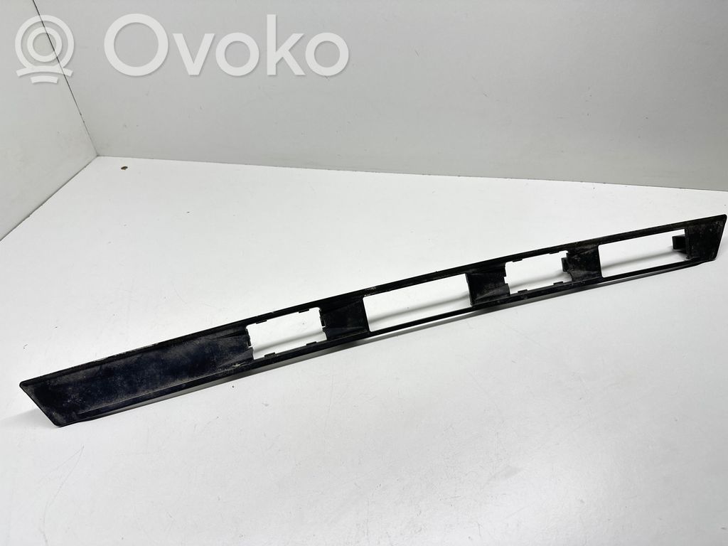 BMW 5 E34 Trunk door license plate light bar 