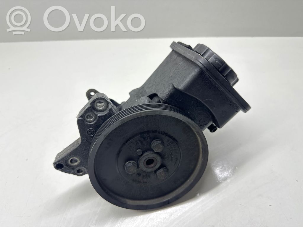 BMW 5 E39 Power steering pump 