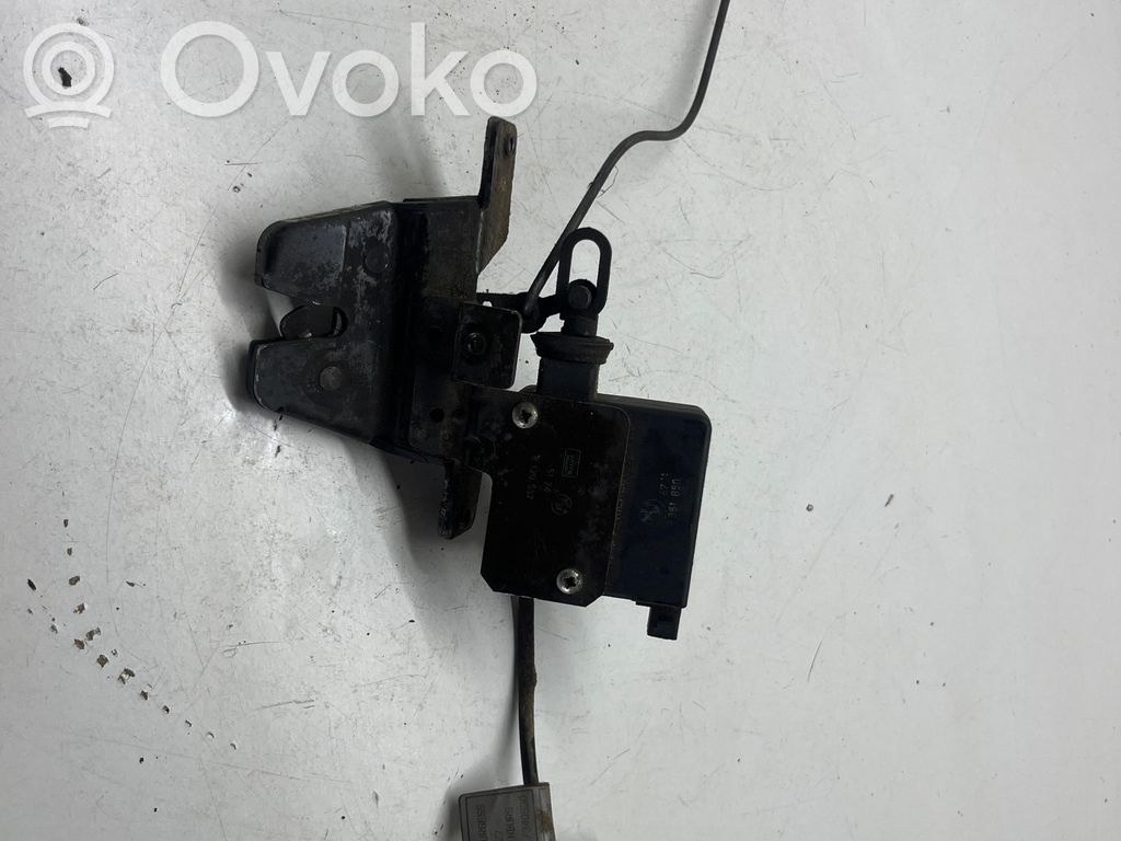 BMW 5 E34 Aizmugurējā pārsega slēdzene 