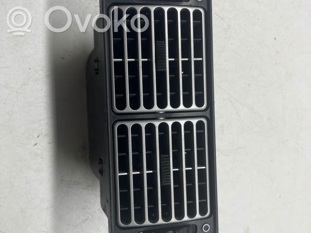 BMW 5 E28 Griglia di ventilazione centrale cruscotto 