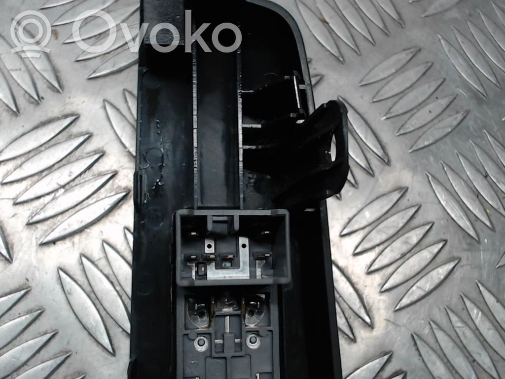 Chevrolet Spark Electric window control switch 