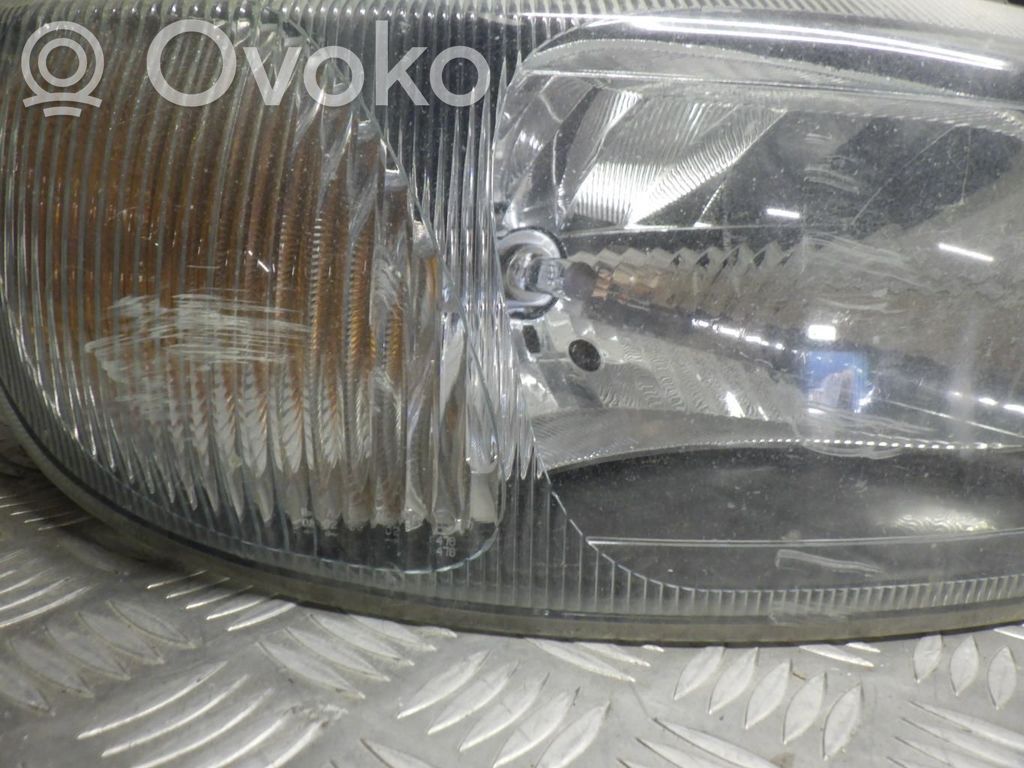 Headlight/headlamp   4695245