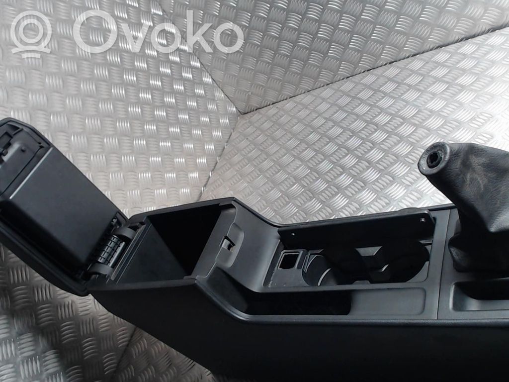 Mazda 3 I Center console 
