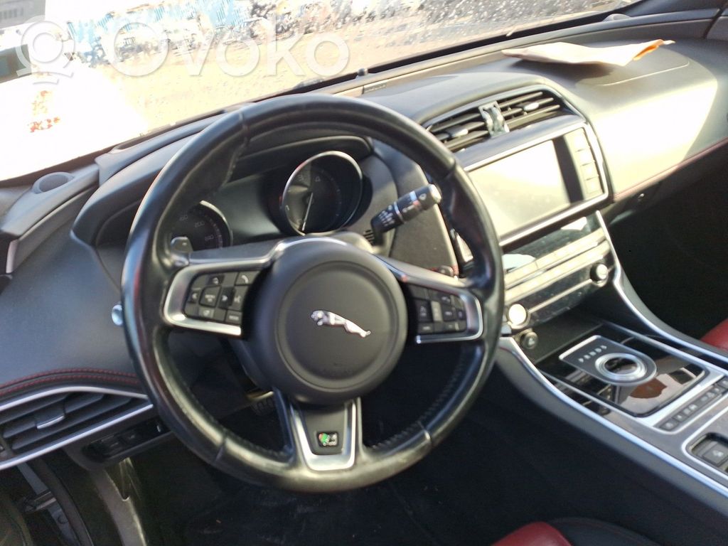 Jaguar XE Ohjauspyörä 