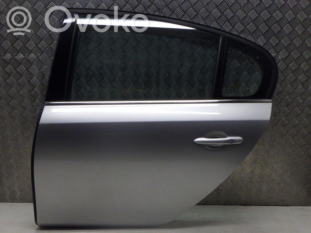 Renault Latitude (L70) Puerta trasera 