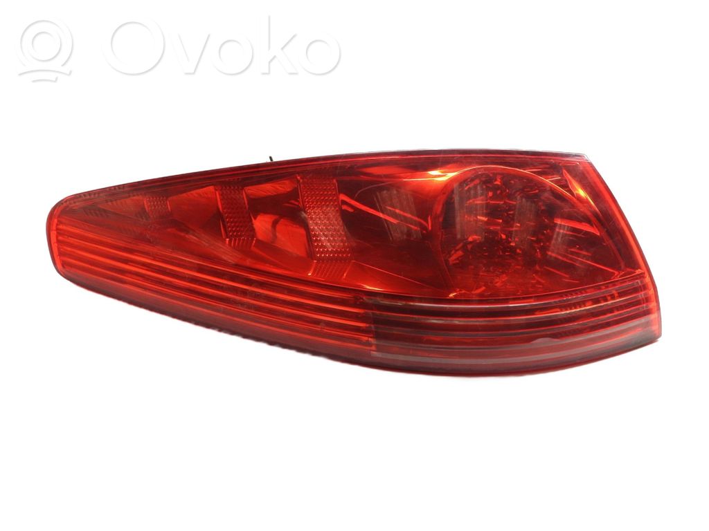 Peugeot 607 Rear/tail lights 