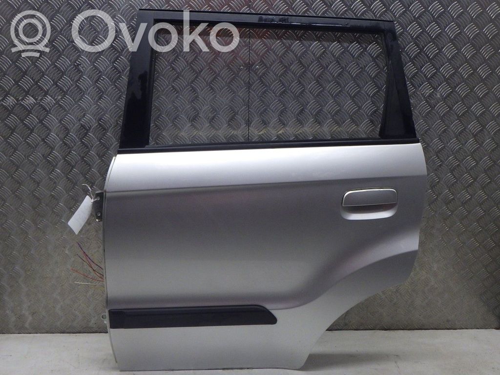 Puerta trasera   770032K010