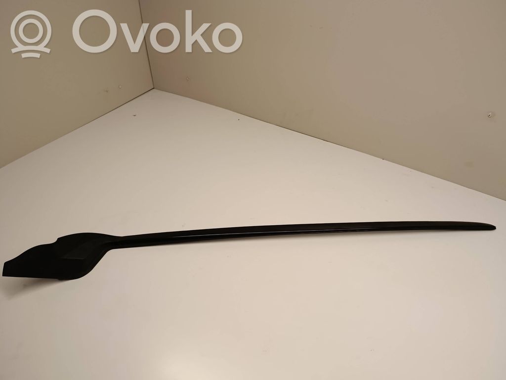 Toyota C-HR I Windshield trim 