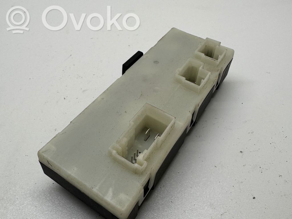 BMW 2 F46 Sterownik / Moduł elektrycznej klapy tylnej / bagażnika 