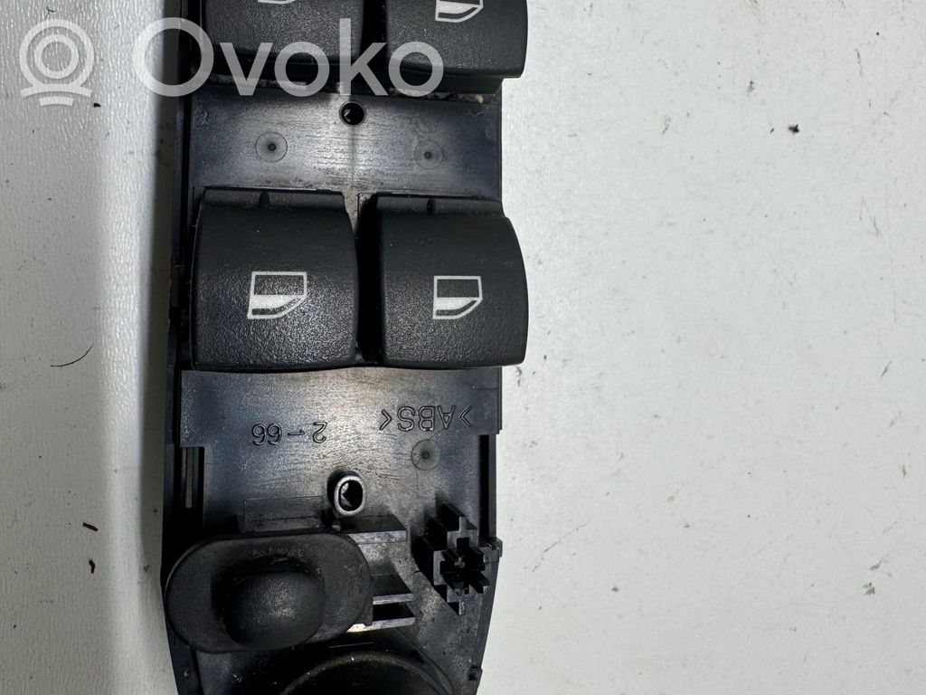 Electric window control switch   9217335,11W21K501,06SW