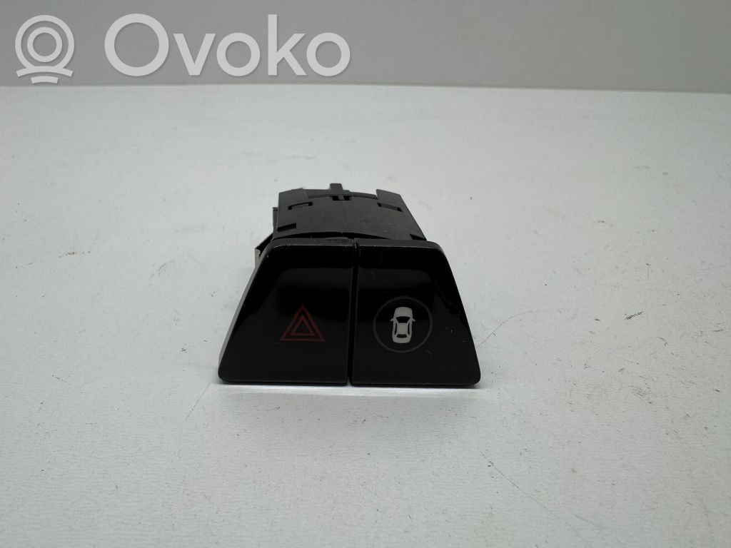 BMW 5 G30 G31 G38 Przycisk świateł awaryjnych 
