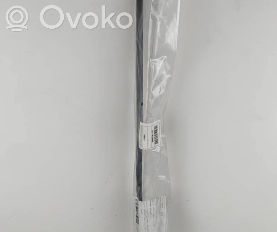 Windshield trim   3577ASMML,024060039,100673