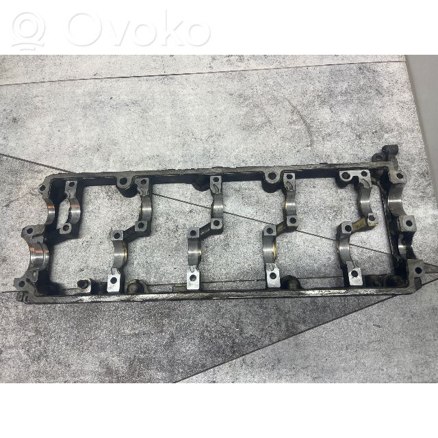 Volkswagen PASSAT B6 Soporte del eje del cigüeñal 