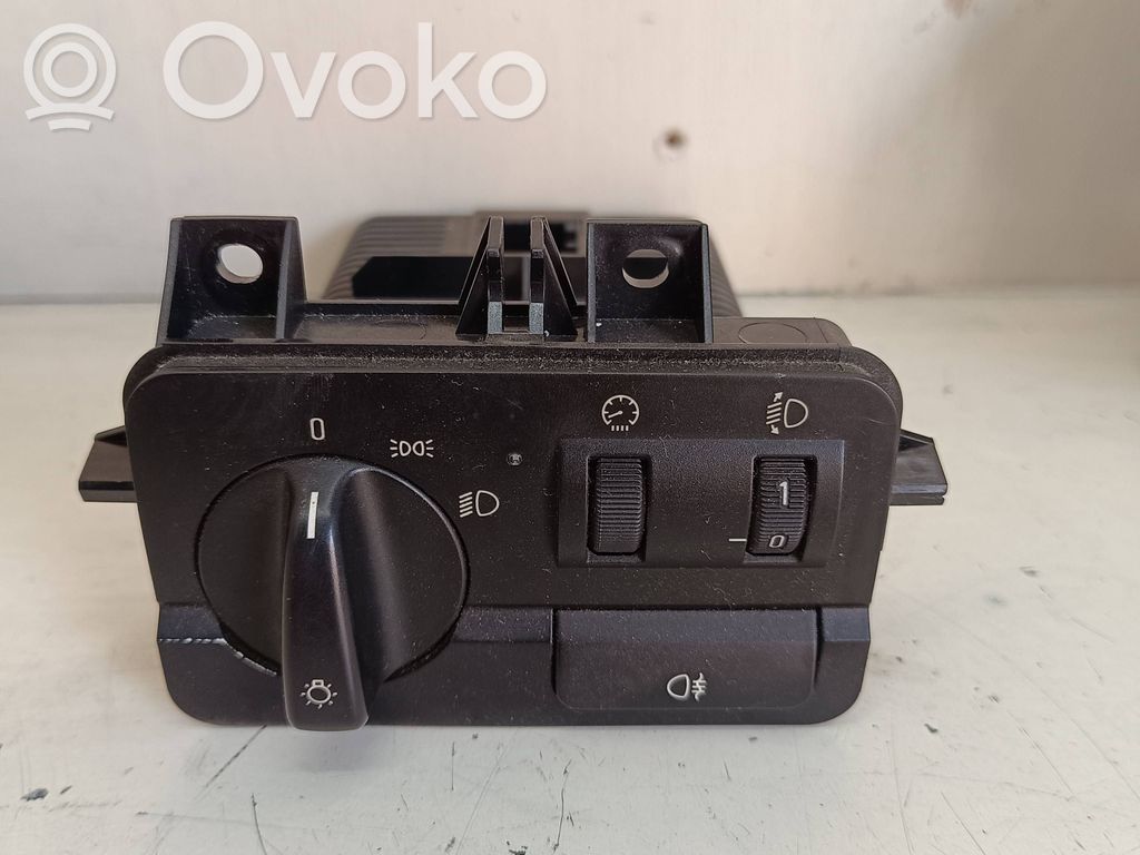 Light switch   6919824,0020516,037239060